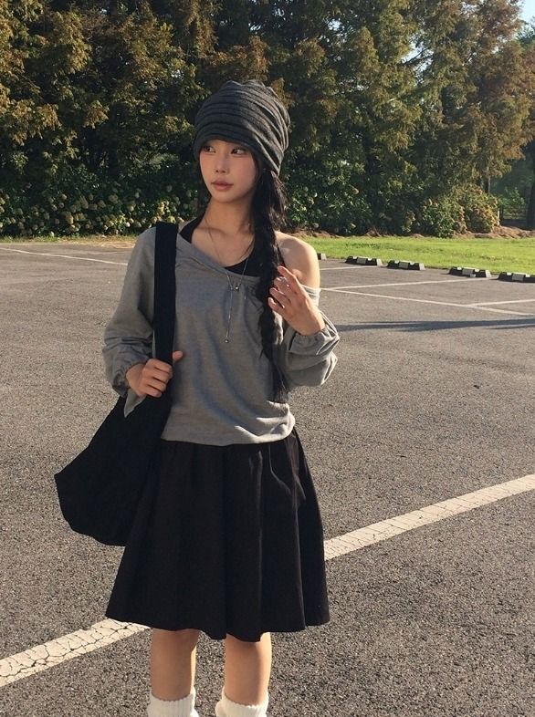 Tyron Round Off-Shoulder Strap Sweatshirt