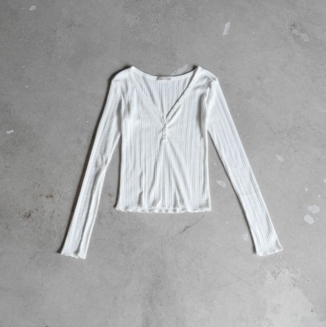 Noir Button Ribbed Tee