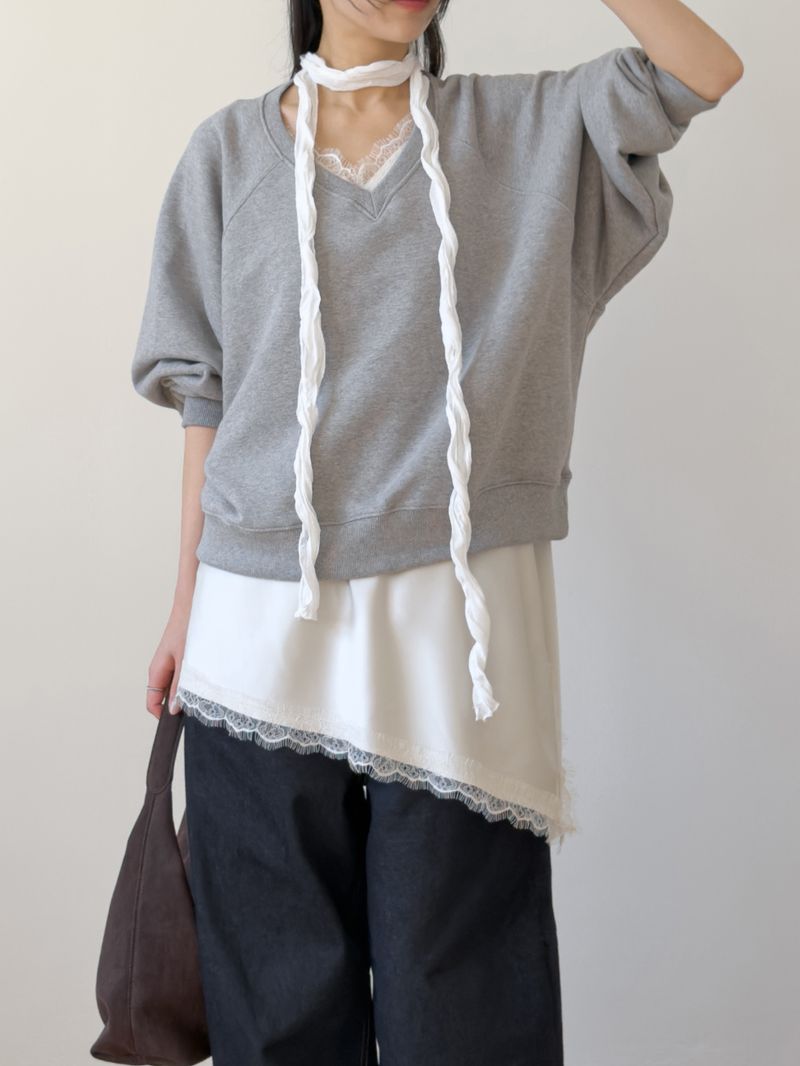 Avang V-Neck Raglan Sweatshirt