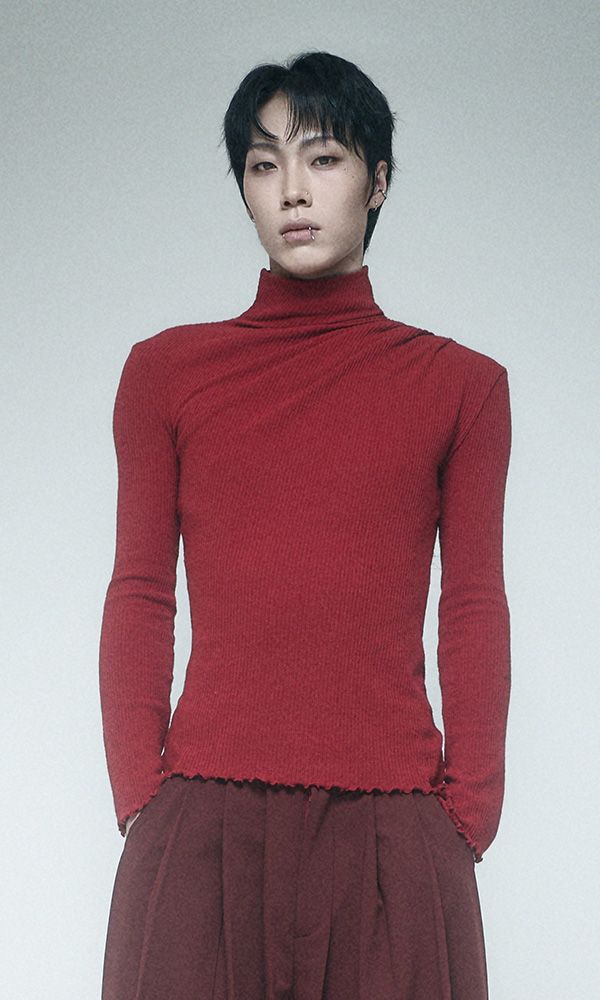 Reculer（ルキュレ）の「Cowl draped T-shirt Red（Tops）」