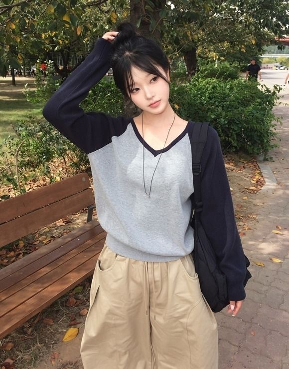 anyonemore（エニーワンモアー）の「Juon Color Matching Raglan V-Neck Knit（Tops）」